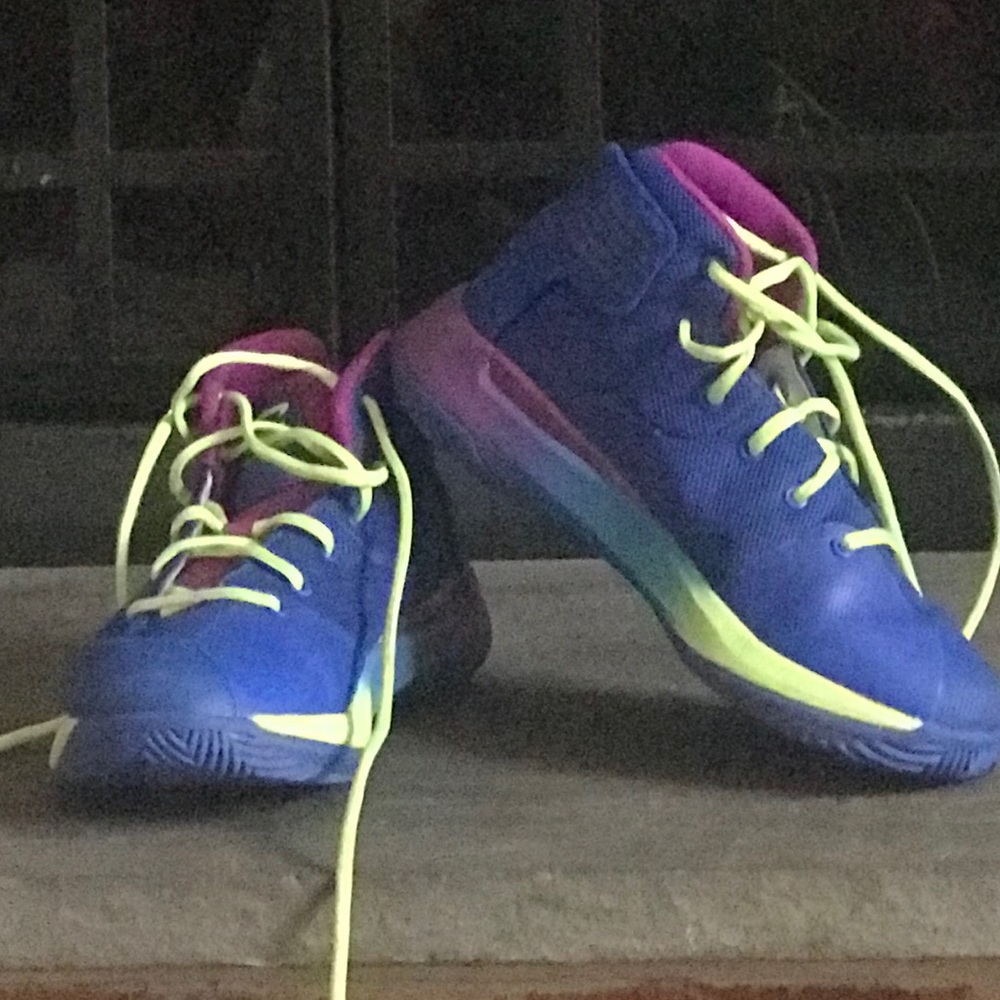 BUNDLE FOR DISCOUNT! Boys Curry Basketball Shoes